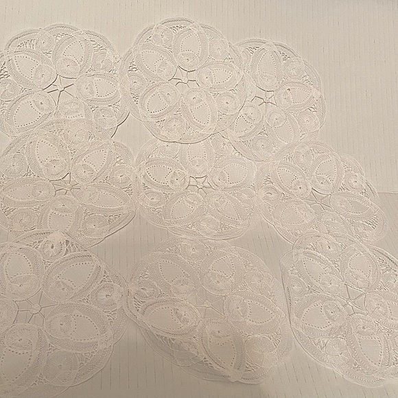 Vintage White Battenberg Lace Small Size  Dollies Lot of 9. - Picture 1 of 2
